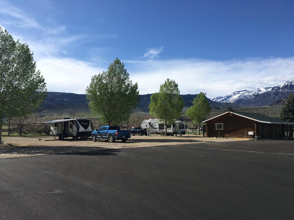 Green Creek Inn And Rv Park Wapiti Luaran gambar