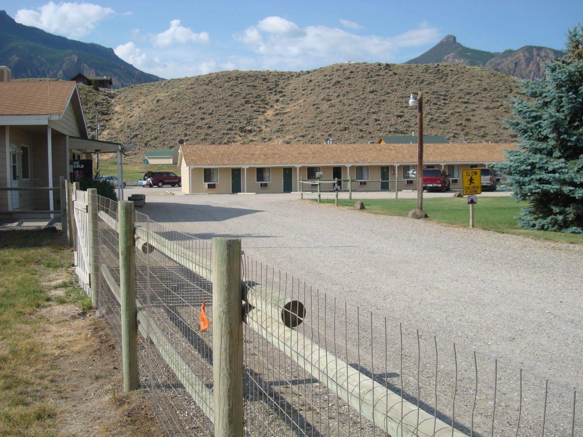 Green Creek Inn And Rv Park Wapiti Luaran gambar