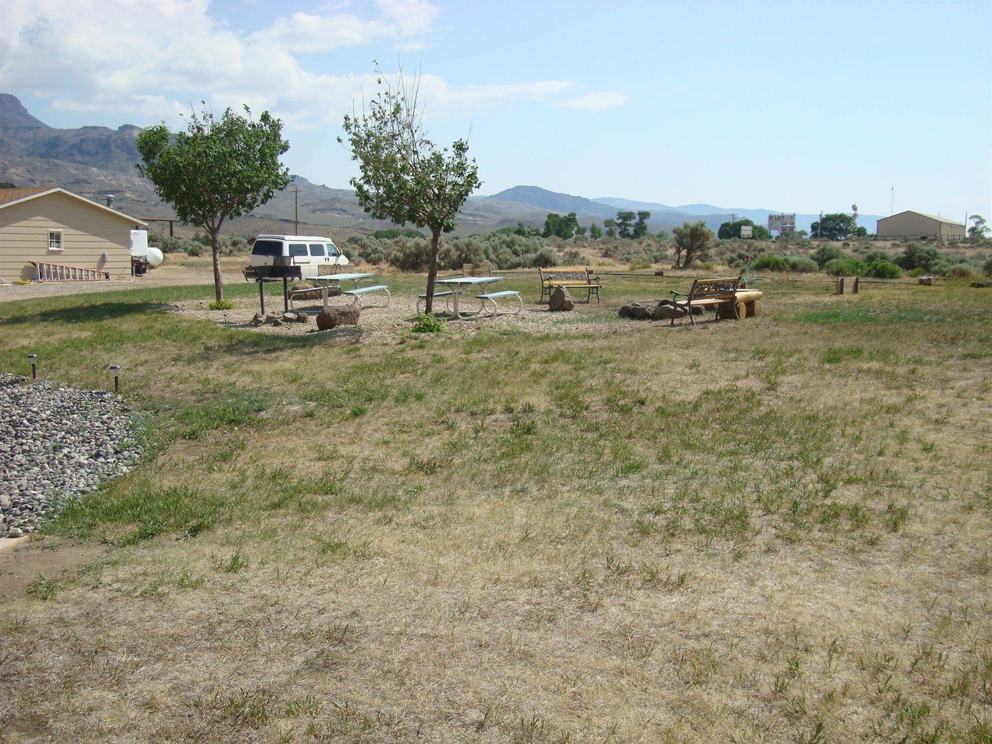 Green Creek Inn And Rv Park Wapiti Luaran gambar